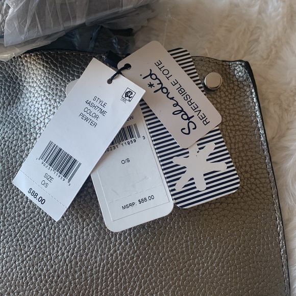 NWT Splendid Reversible Tote Pewter/blue& white inside magnetic closure - Picture 6 of 8